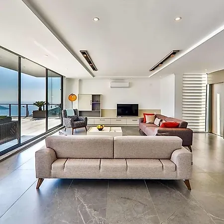 Villa Sleeps 8 With Pool And Air Con *