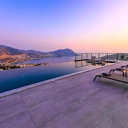 Βίλα Sleeps 8 With Pool And Air Con Καλκάν